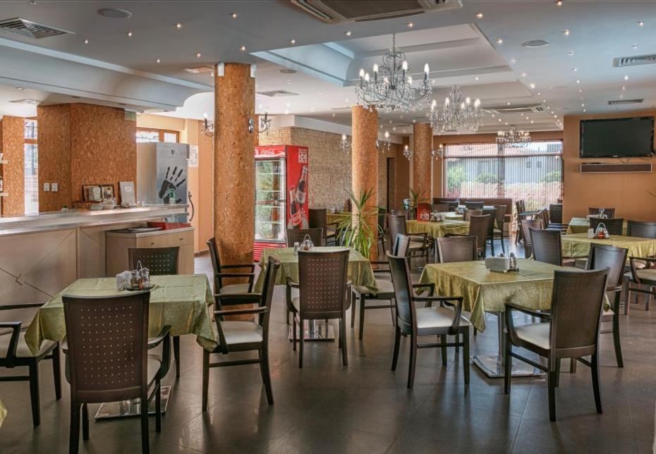 Александра Hotel Sveti Vlas Exterior foto